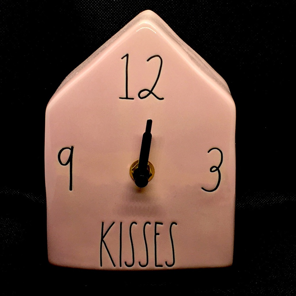 Rae dunn Kisses Clock